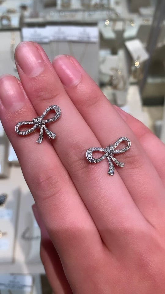 【GRAFF】★新品未使用★ティルダズ ボウ ミニダイヤモンド スタッド ピアス ティルダズ ボウ ミニダイヤモンド スタッド ピアス[RGE1662