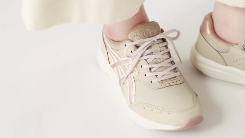 アシックス ゲル ウォーカー スニーカー　ウィメンズ ベージュ 22.5 アシックス ウォーキング（ウェルネスウォーカー） ASICS
