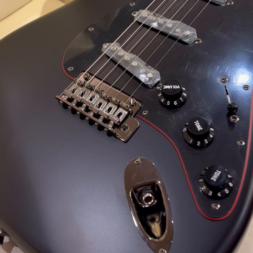 Made in Japan Limited Hybrid II Stratocaster Noir /Black/Rosewood