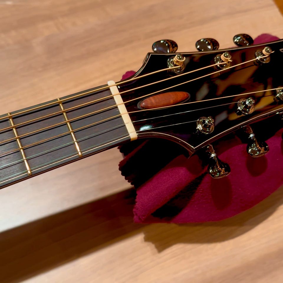 Mod-D Cutaway European Spruce Spruce Figured Hawaiian Koa