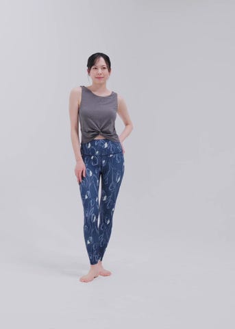 SUKALA】カップ付きツイストタンクトップ＆レギンスセットアップ
