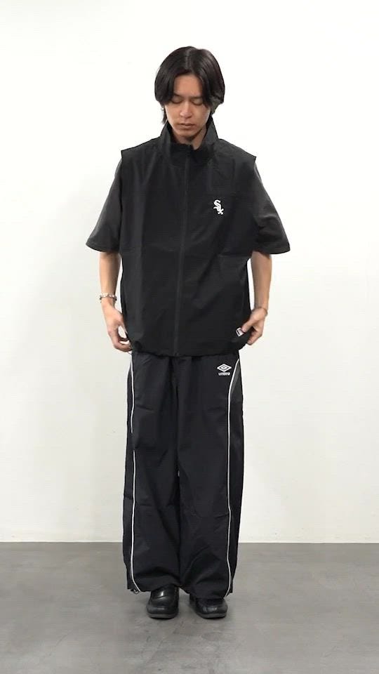 PUBLUX/MLB 別注 ワンポイント刺繍ナイロンベスト【限定展開