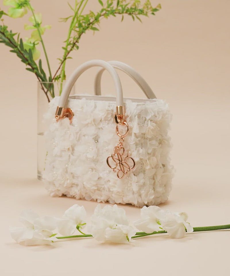 LUXURY ITEM】2WAY 3DフラワービジューバッグRANDA公式サイト