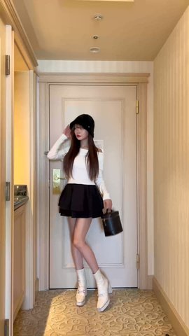 GIANAS ジアナ ボタン付き 光沢 ミニスカート クリーム色 SET] ツーボタンカラージャケットミニスカート2ピースセット