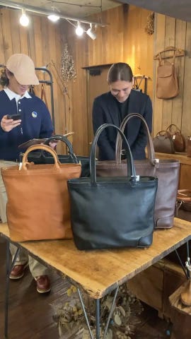 ビジネスにも小旅行にも使える2wayタイプの総革トートバッグ「革鞄の 