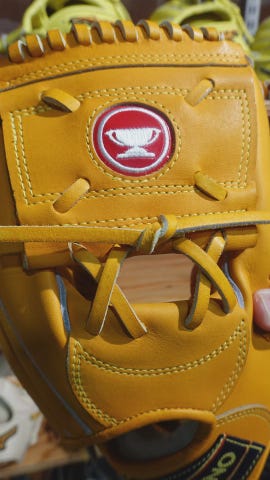 ミズノ直営店限定】硬式用ワールドウィン復刻版(赤カップマーク